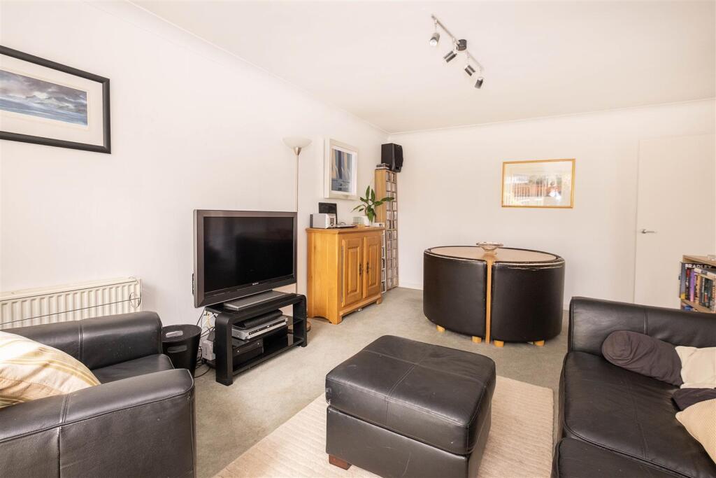 51-warwick-gardens- (9).jpg