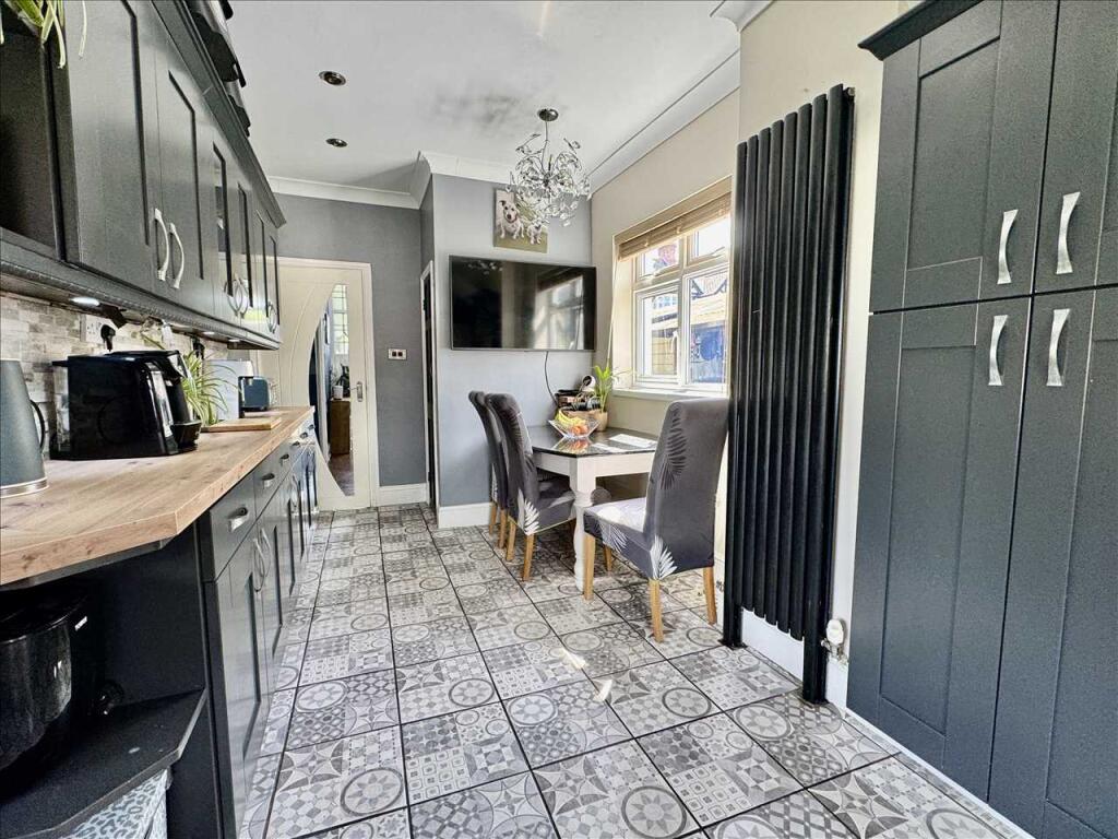 BREAKFAST KITCHEN