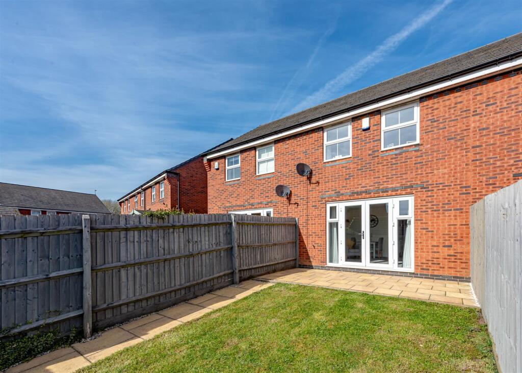 4 Marl Way-rear.jpg