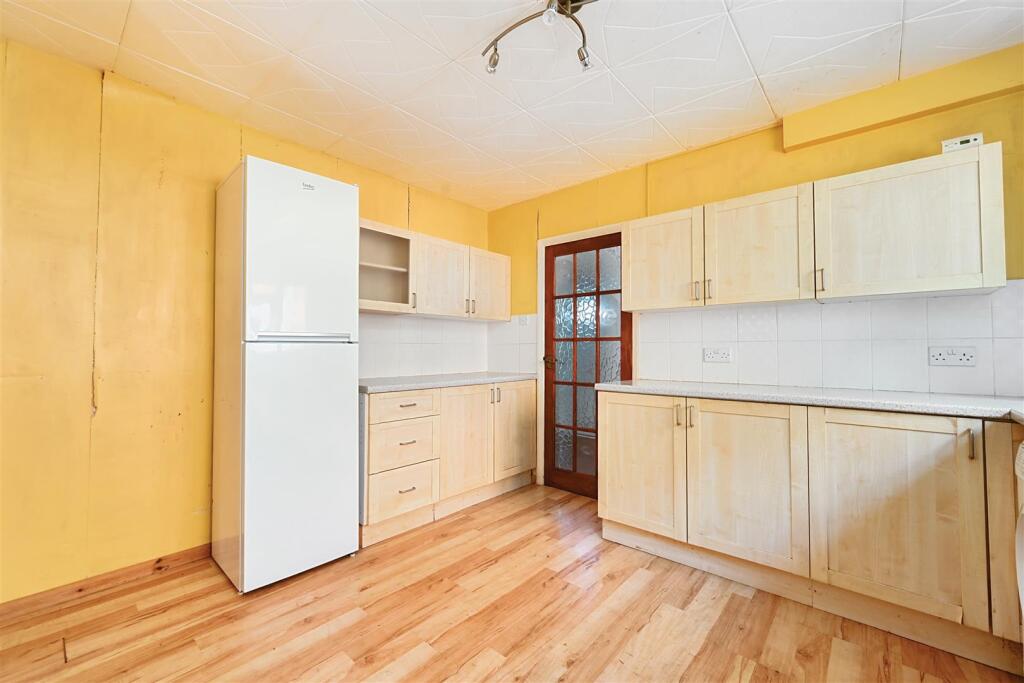 Highdown, Southwick, BN41 (13).jpg