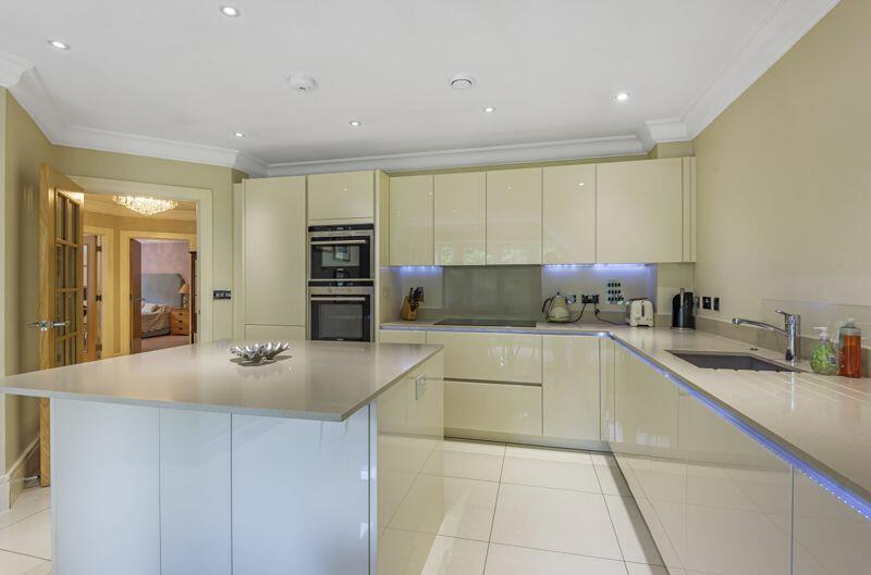 Devenish Road, Ascot