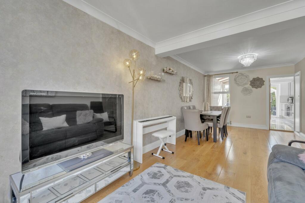  Reception Room/Dining Room