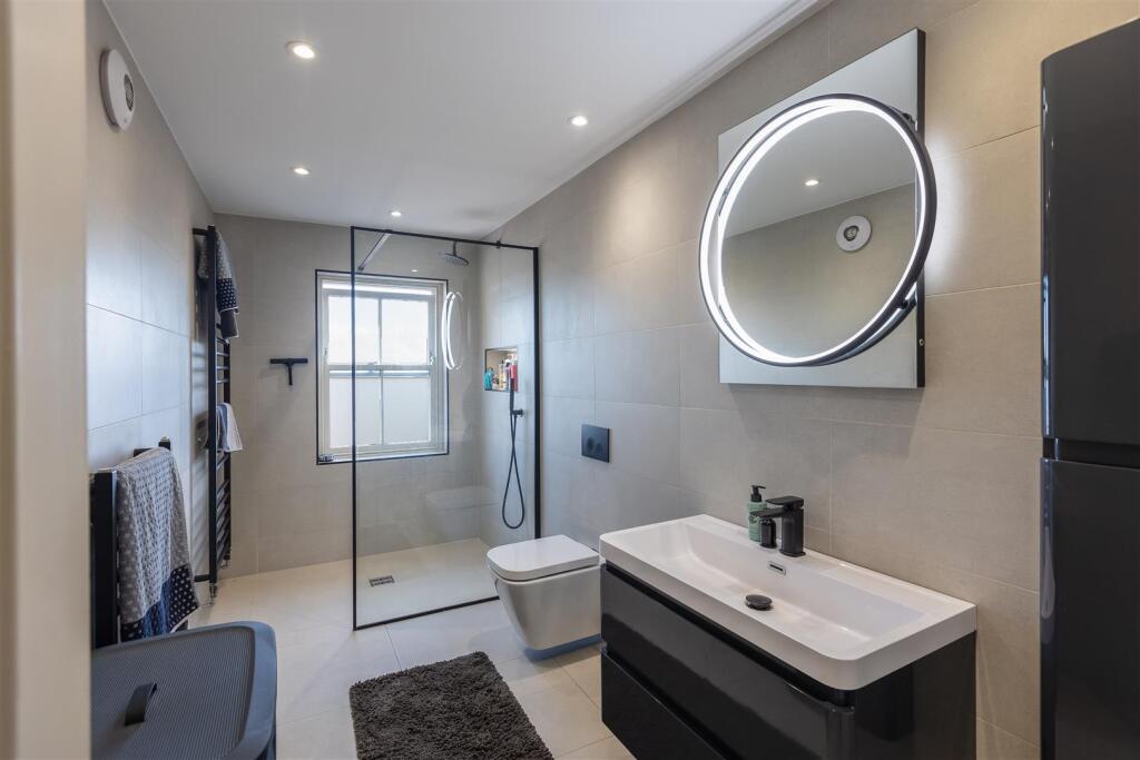 The Mount 20 Shower Room-2.jpg