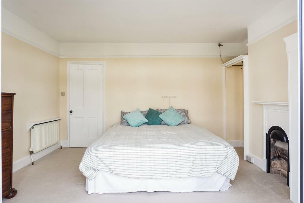 70387_22-Shaw Green Lane - (17)_low.jpg