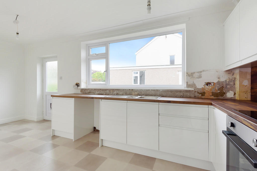Kitchen / Dining ...