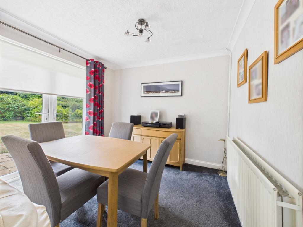 8. CAM04922G0-PR0051-STILL009