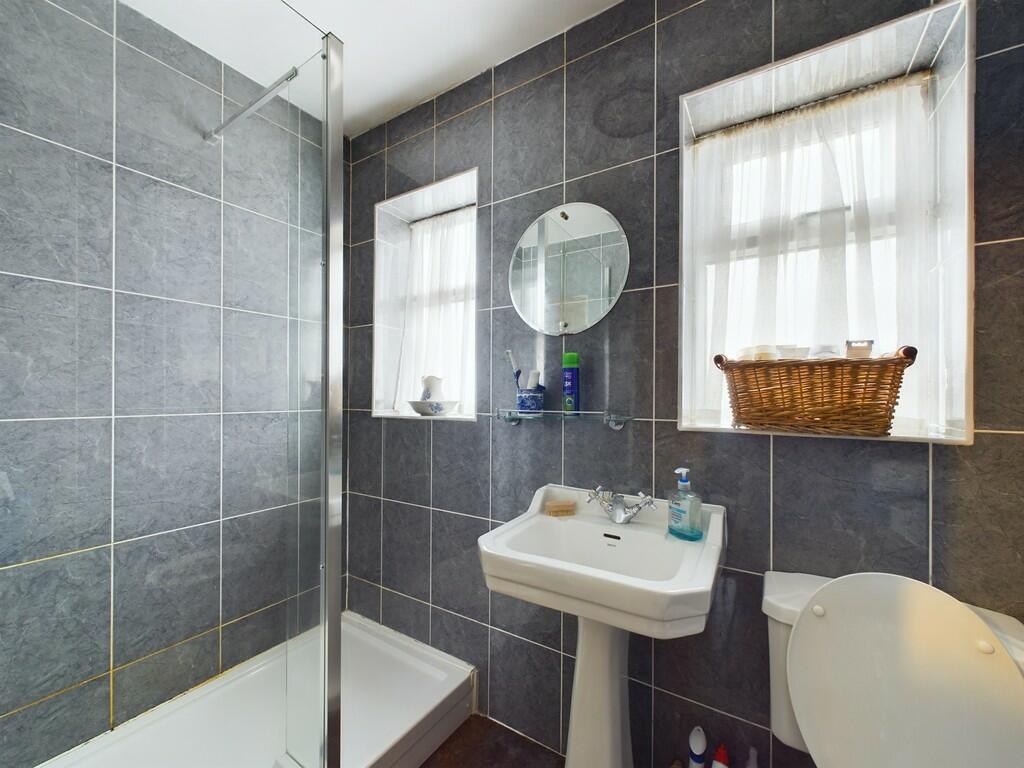 CAM02060G0-PR0216...