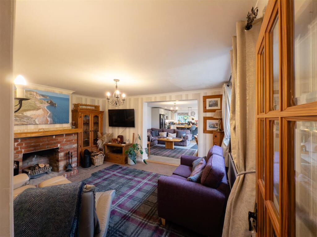 Sitting Room.jpg