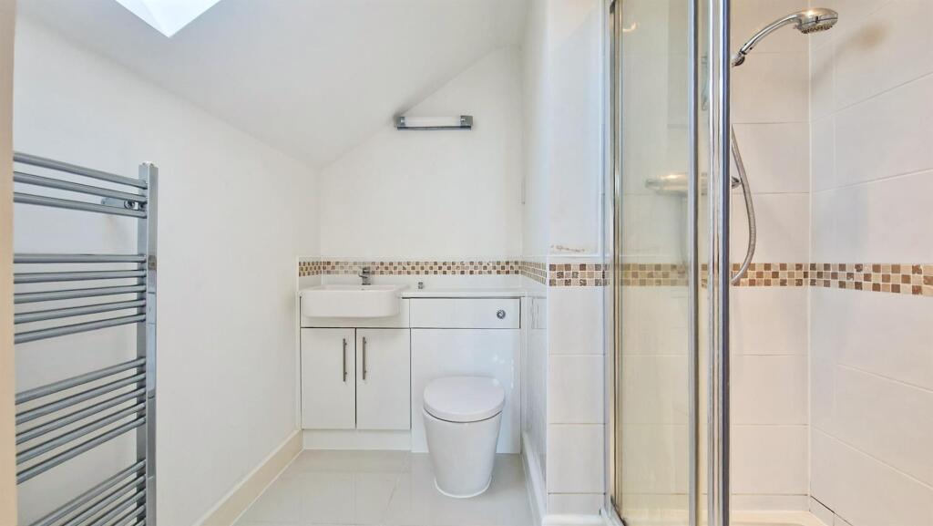 En Suite Shower Room