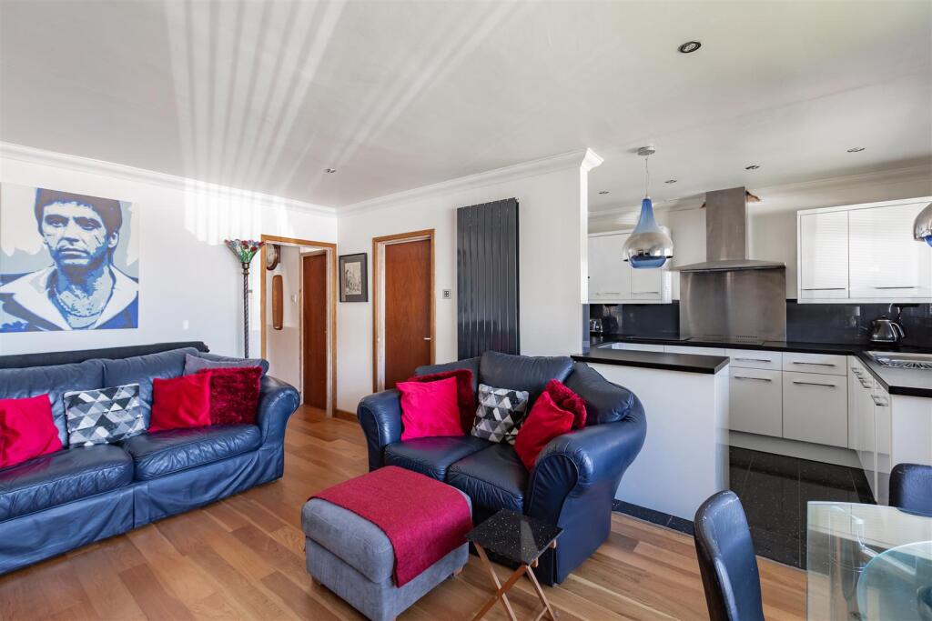 2 Selbourne Close-HR15.jpg