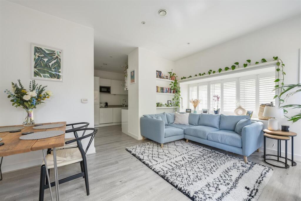 Richard Tress Way, E3