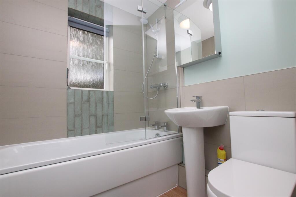 Bathroom.JPG