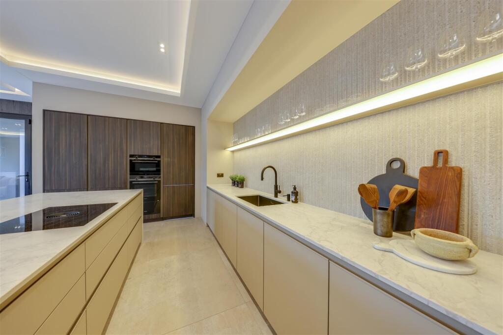 The Farmhouse - Kitchen Alt