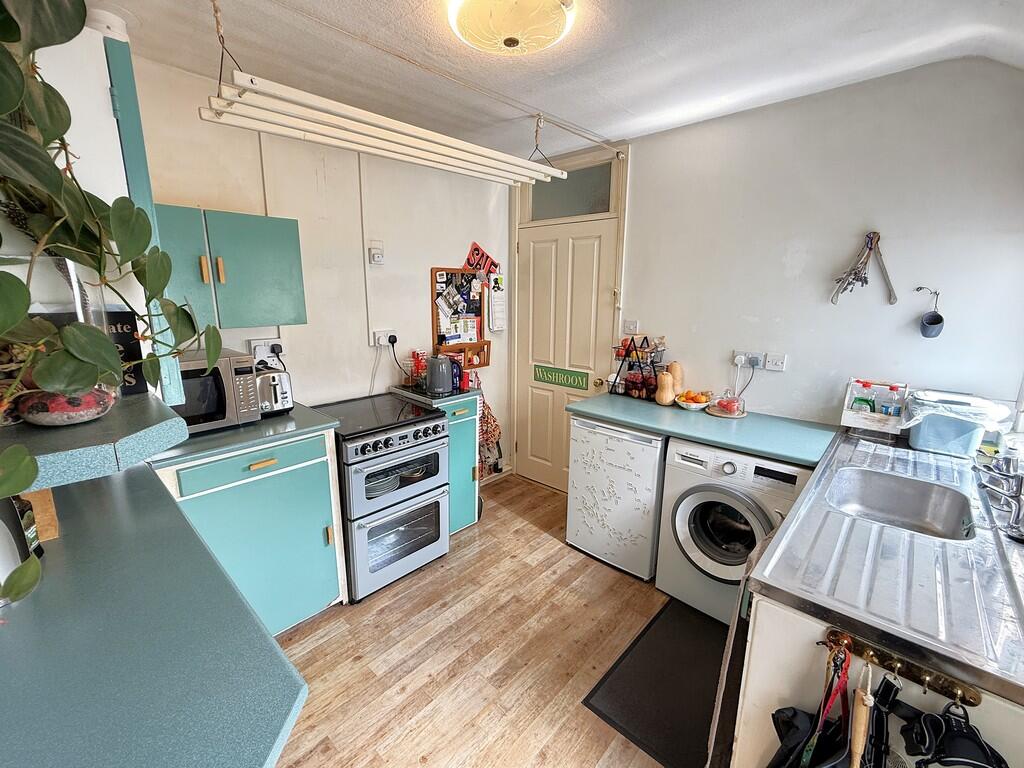 KITCHEN 2