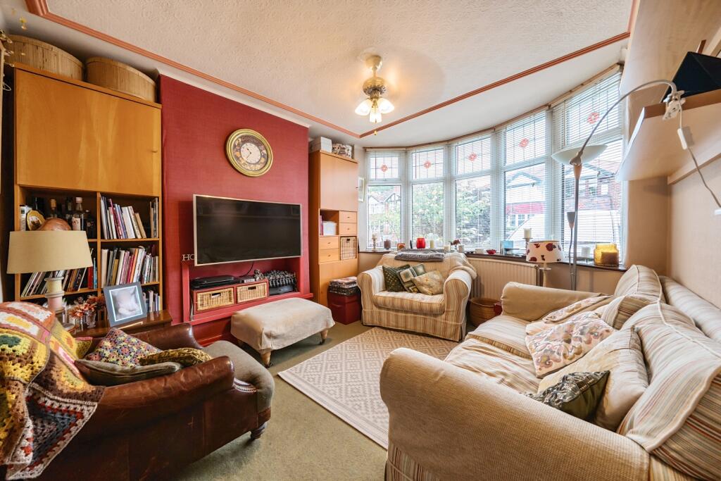 13 Dixon Close EweMove Sale 
