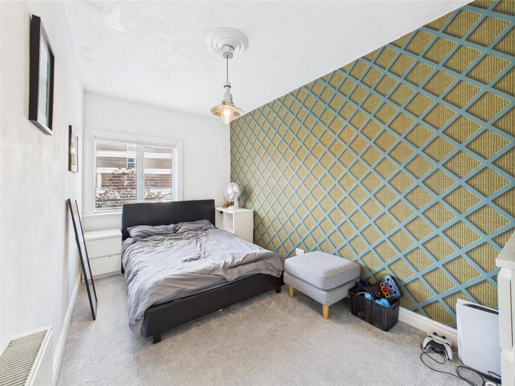 Bedroom: