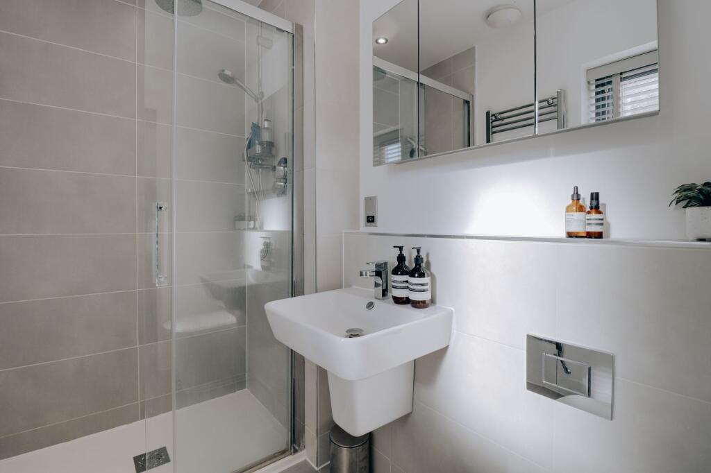 En-suite bathroom