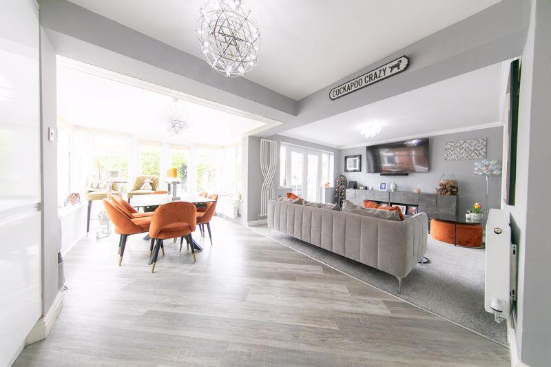 Dining area and rear lounge