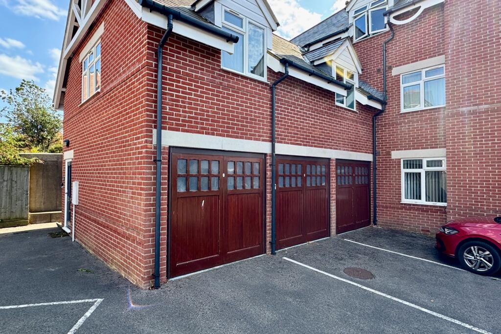 Garage &amp; Parking