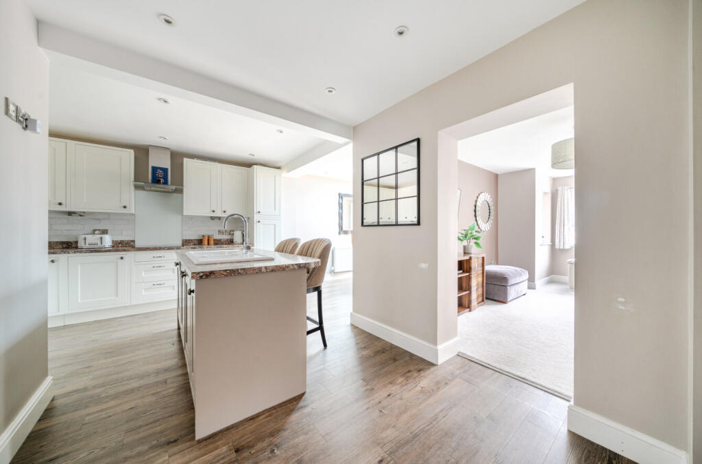 1370618-17-68fa2c...