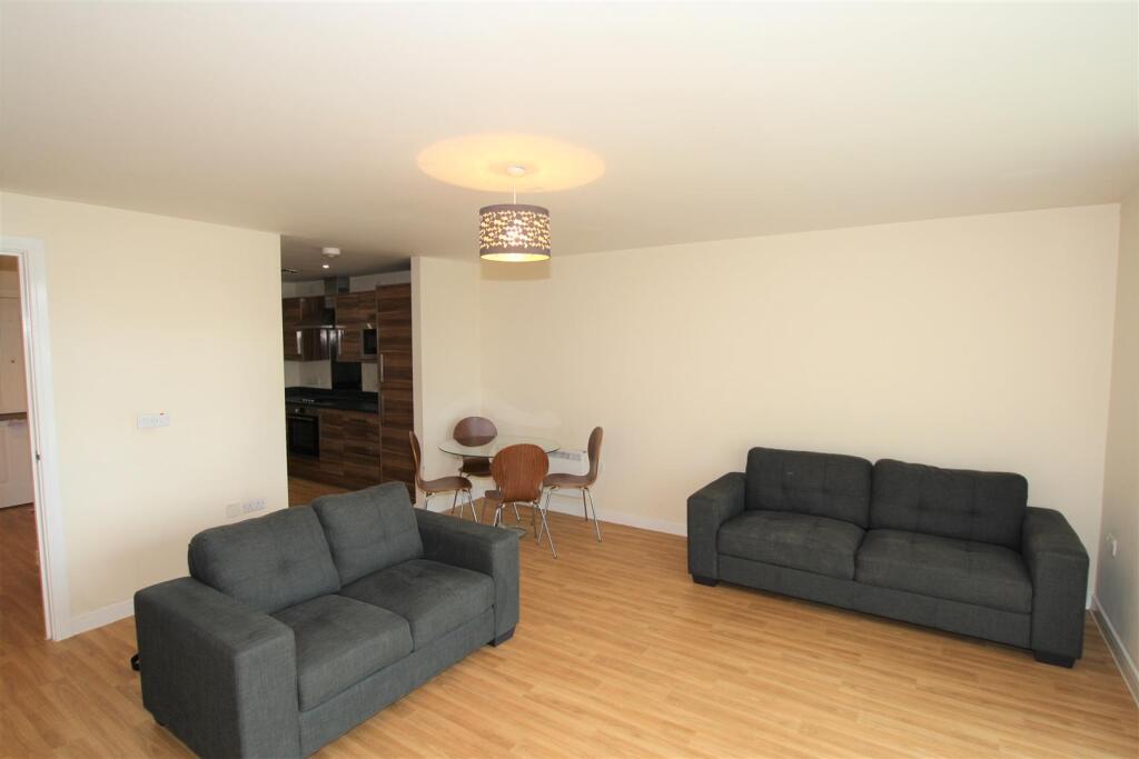 Living Area 2.jpg
