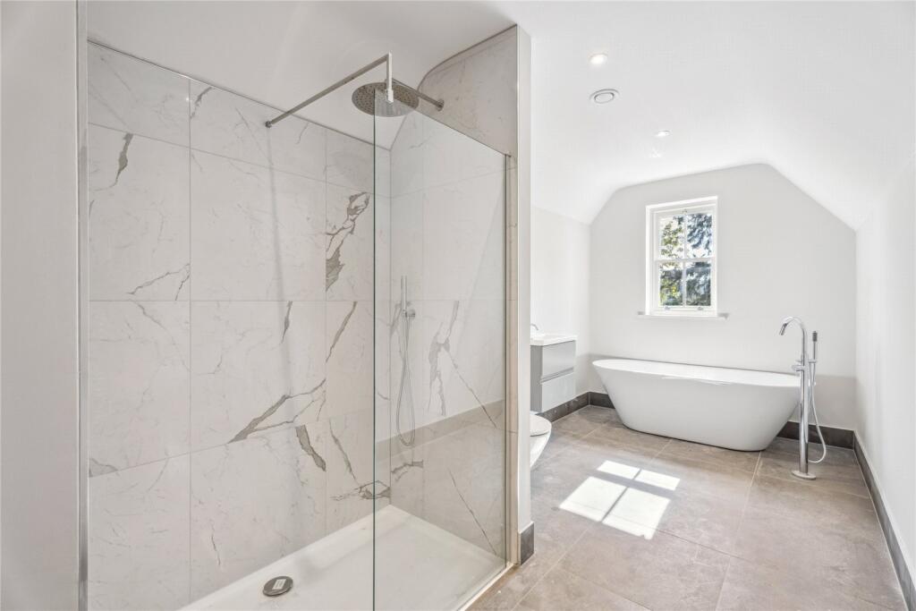 2nd Floor Bathroom