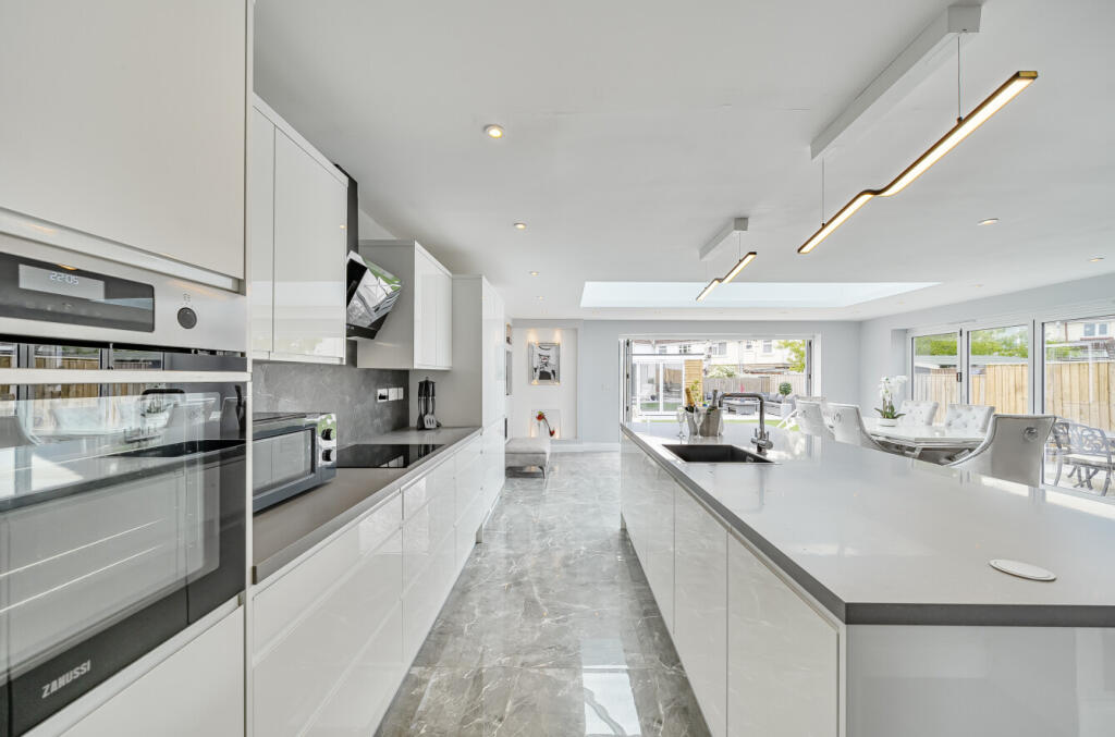 12796709683f3bd23dac3