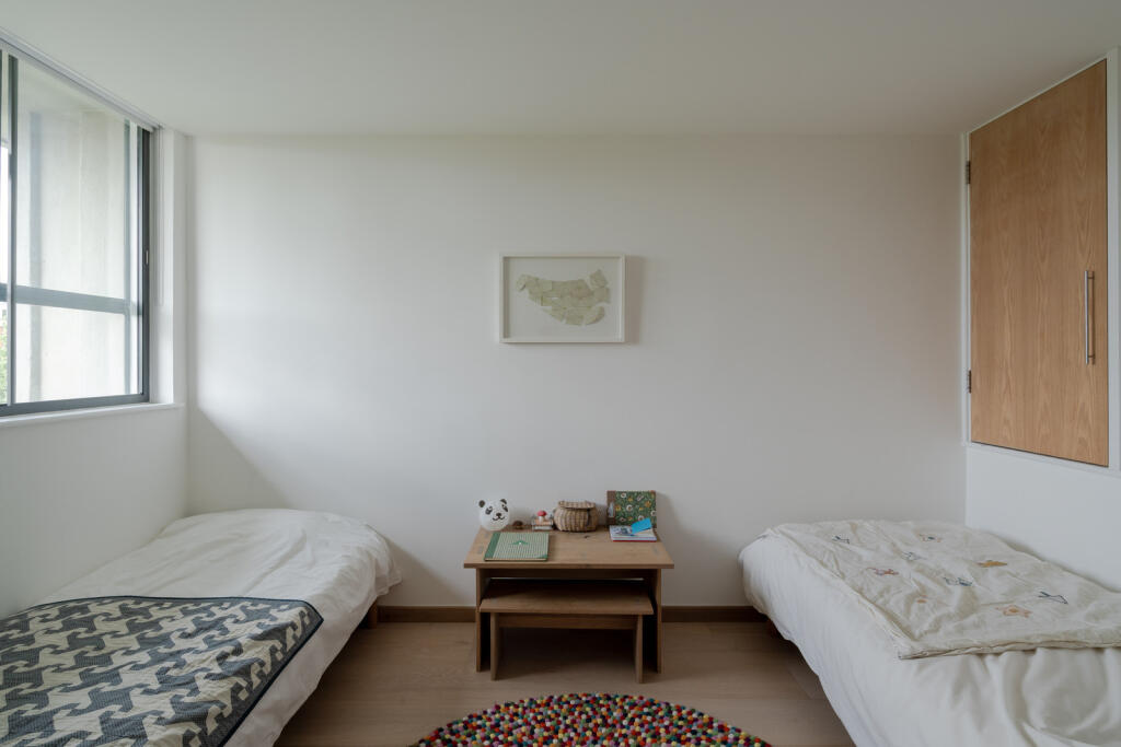 283602 - Keeling House, London E2 - high res - ...