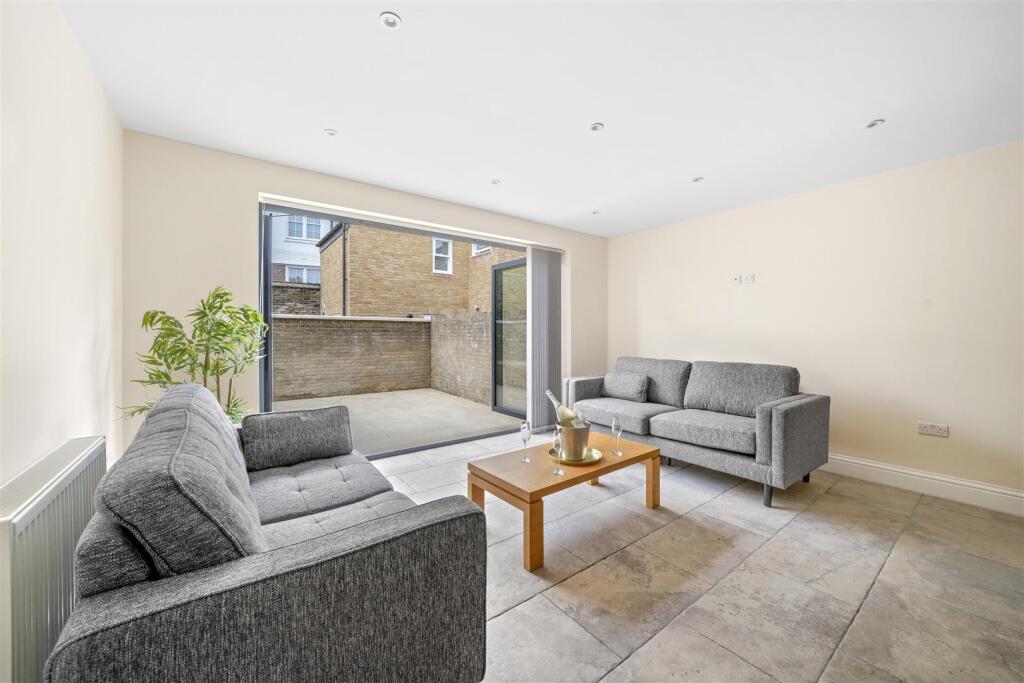 Kitchen/Lounge