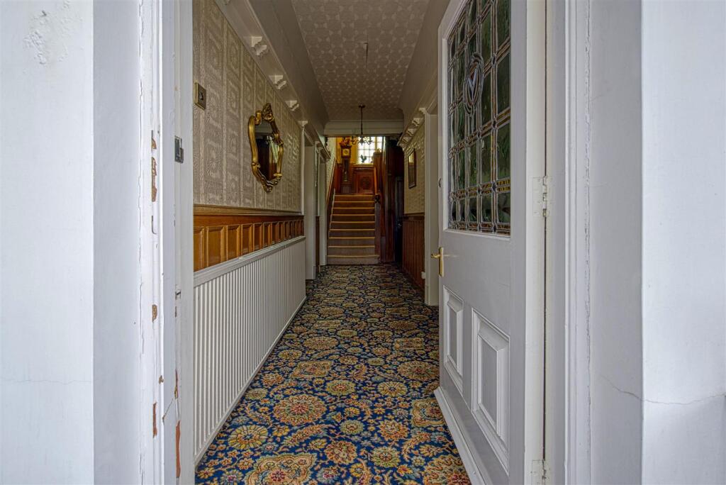 Bryn Hall, Bryn Gates Lane, Bamfurlong-1.jpg