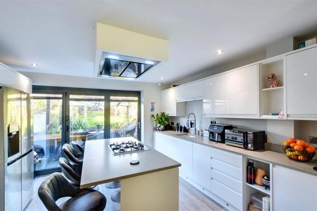 Kitchen (1).jpeg