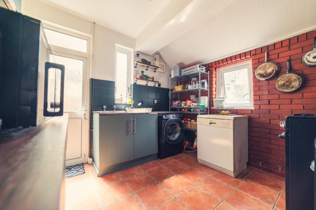 Call 02920 668585 to secure your viewing _5