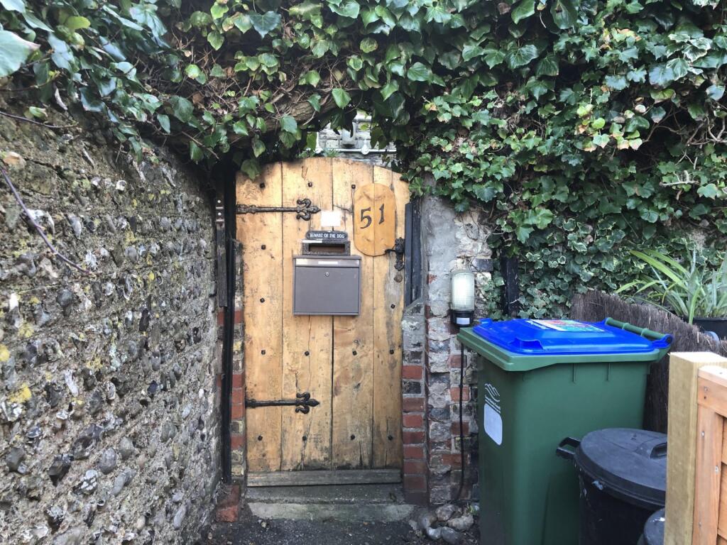Secure hidden entran