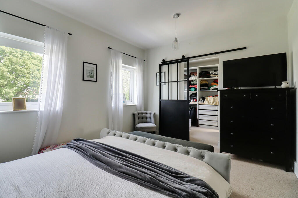 Master Bedroom to...