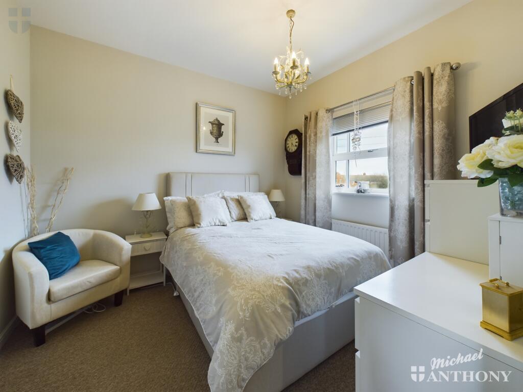 CAM03852G0-PR0199-STILL016