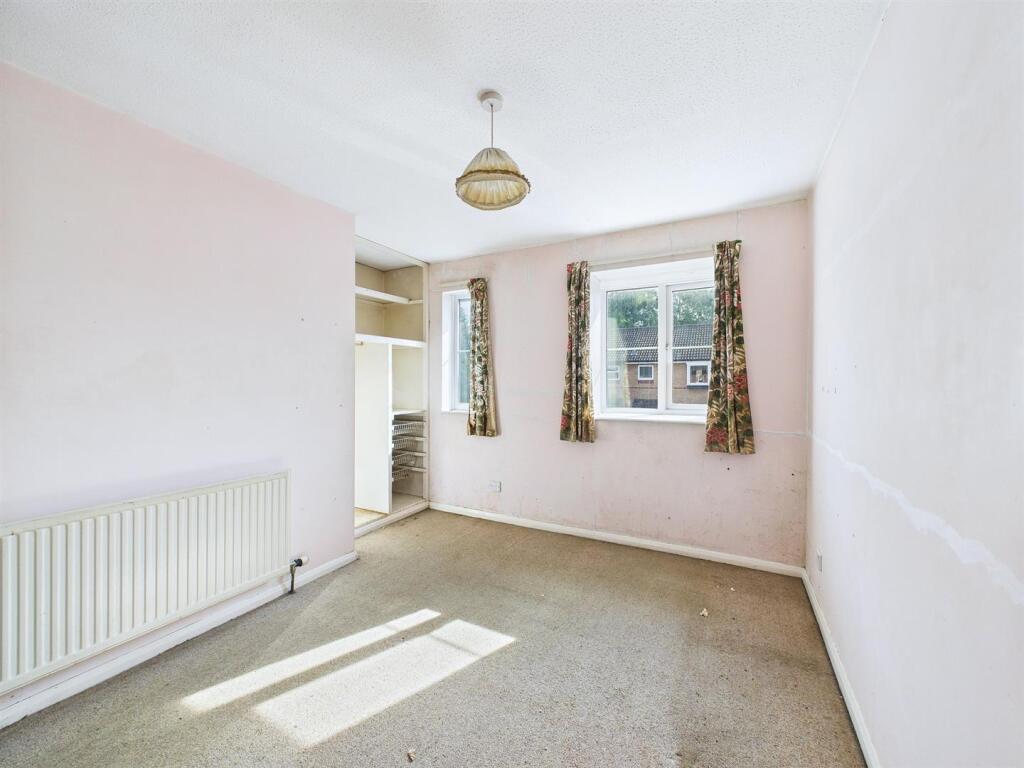 10 - 1 bedroom mid terrace.jpg