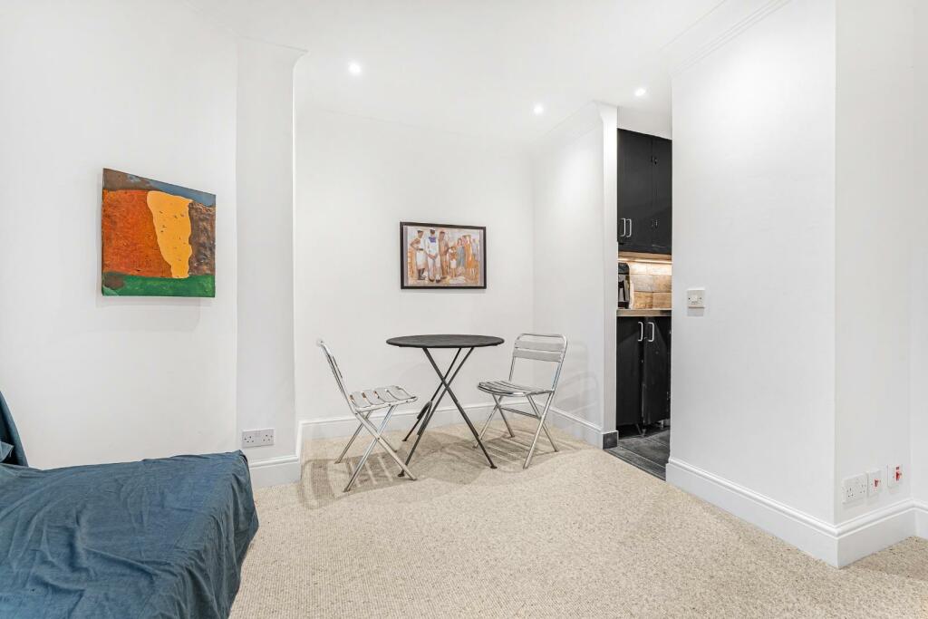 Studio 221 Archway-8.jpg