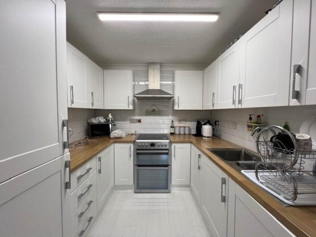 17 RW Kitchen