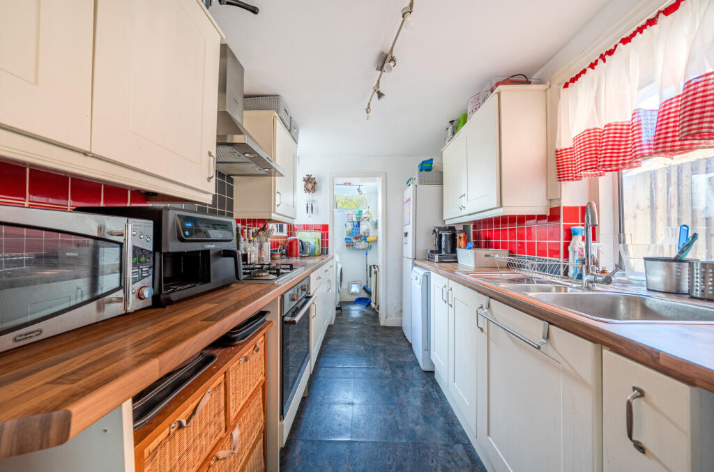 1370922-15-6900e3...