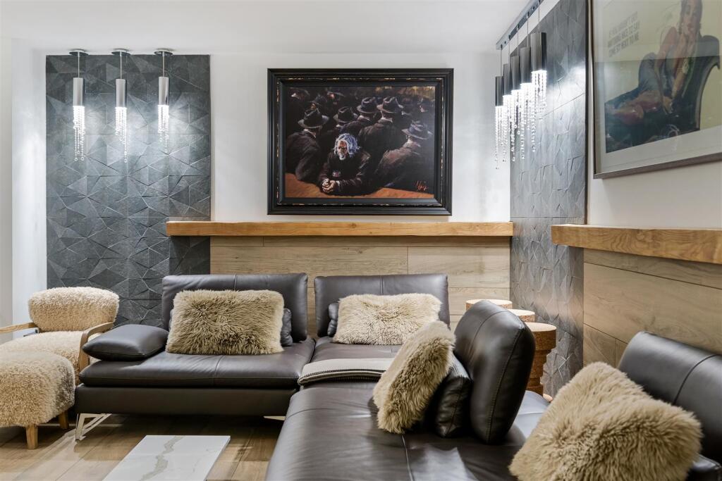 LADBROKE ROAD (21).jpg