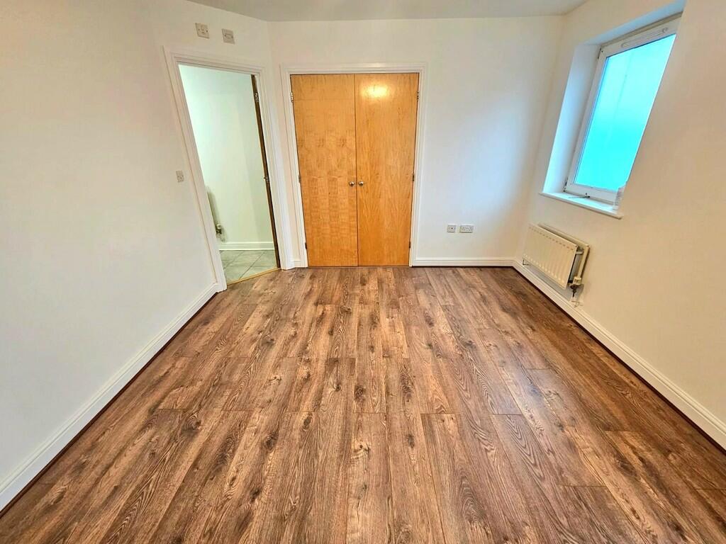 5f61ee13-c159-415...