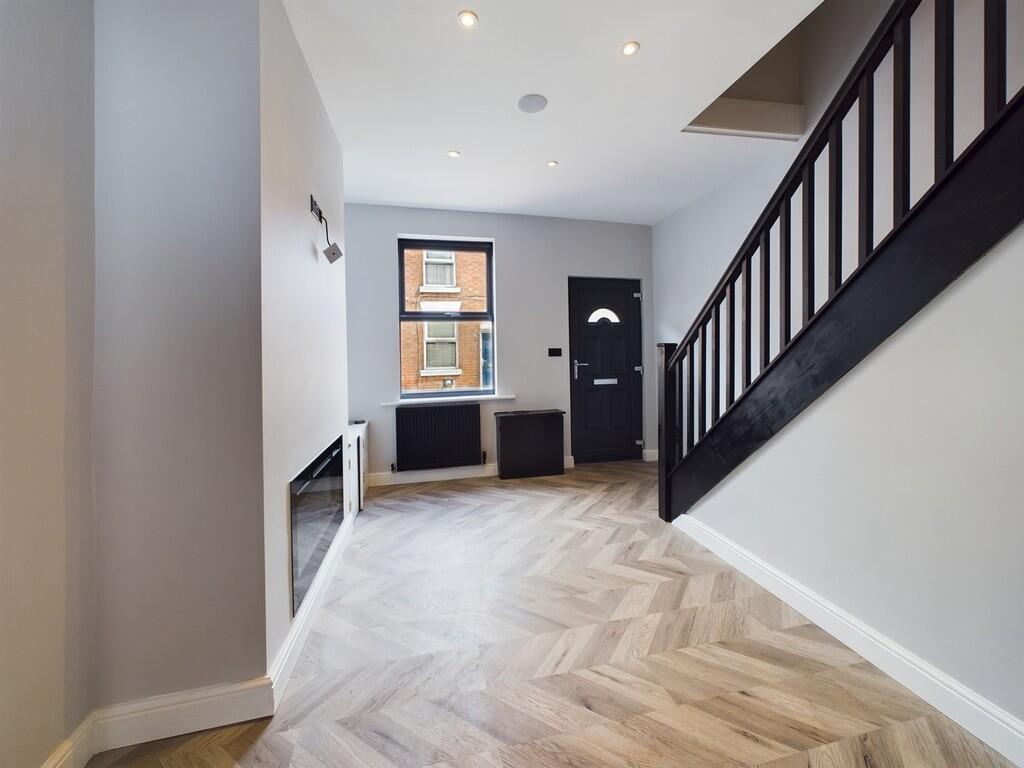 CAM02854G0-PR0135...