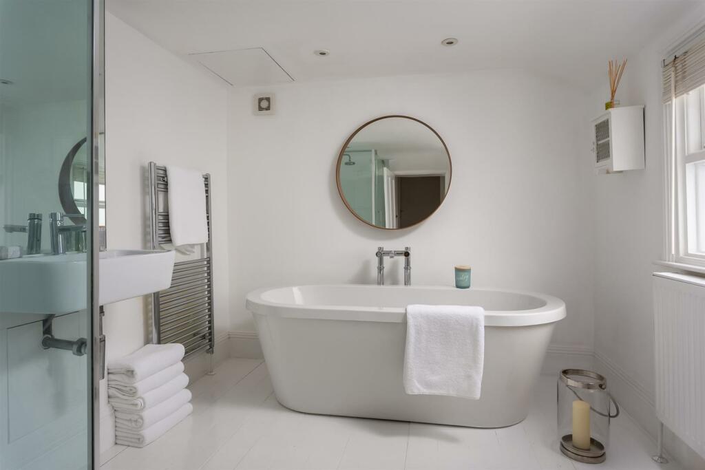 27 - 65 Gratton Road - GL50 2BZ - Web.jpg