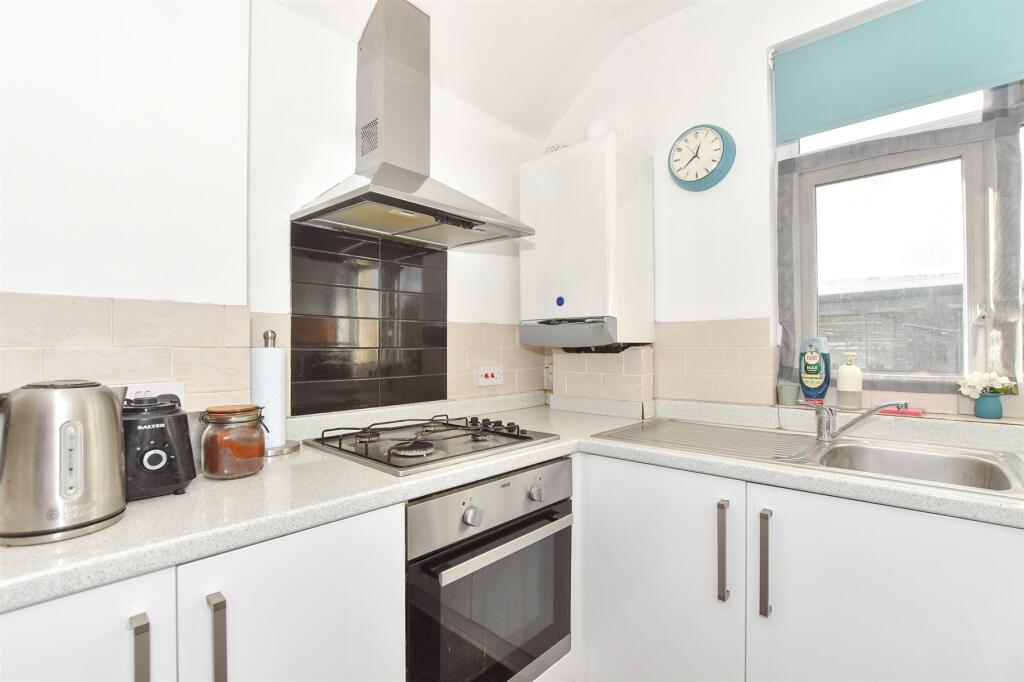 Lounge/ Kitchen