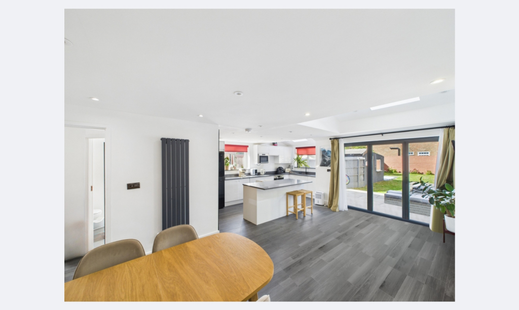  Presented by Nicoleta at EweMove Bexleyheath and 