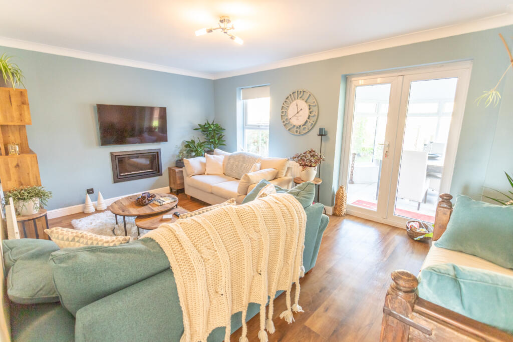 Sitting Room with Fireplace