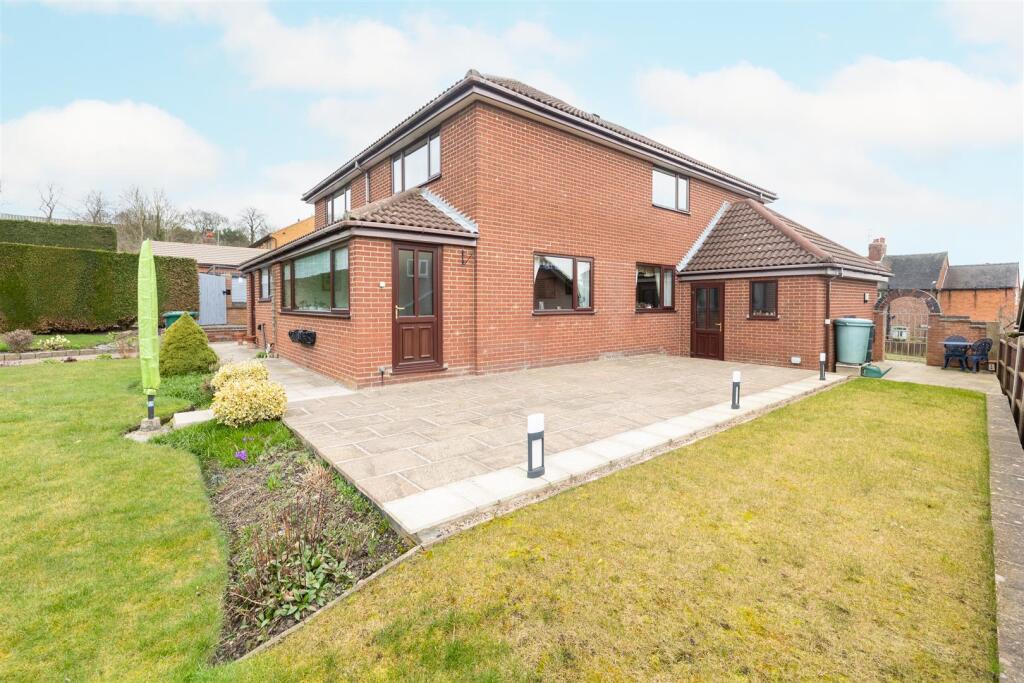 47 Rose Tree Lane, Newhall