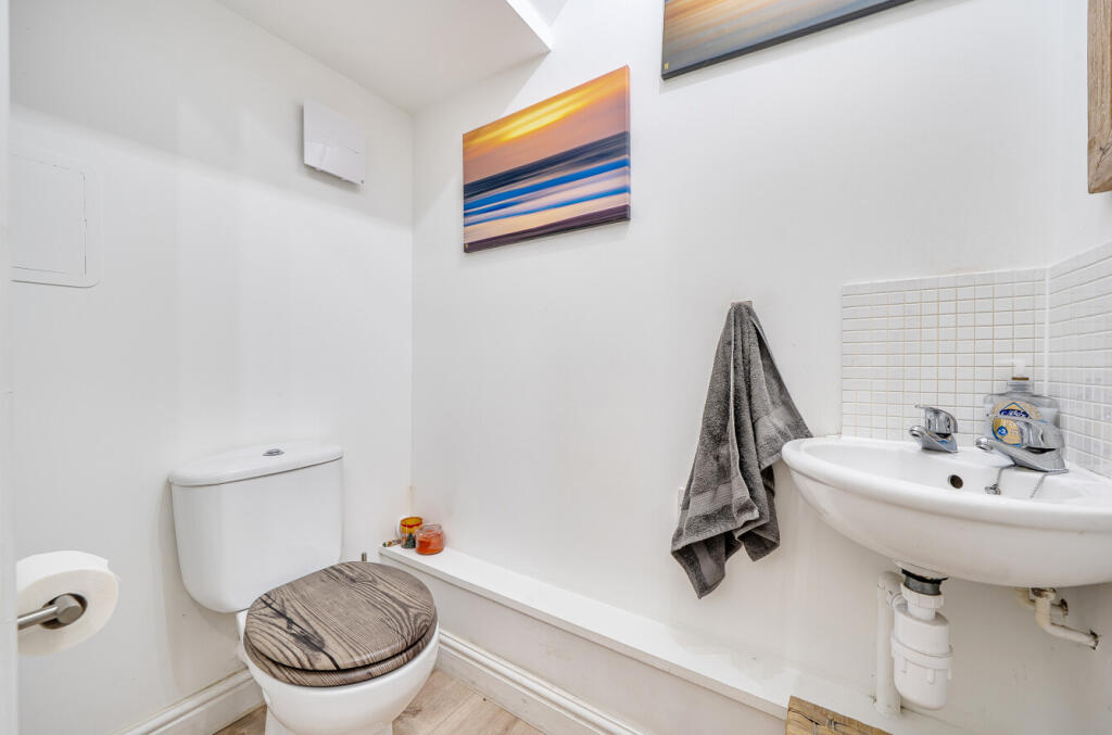 1387986-6-693adcb...