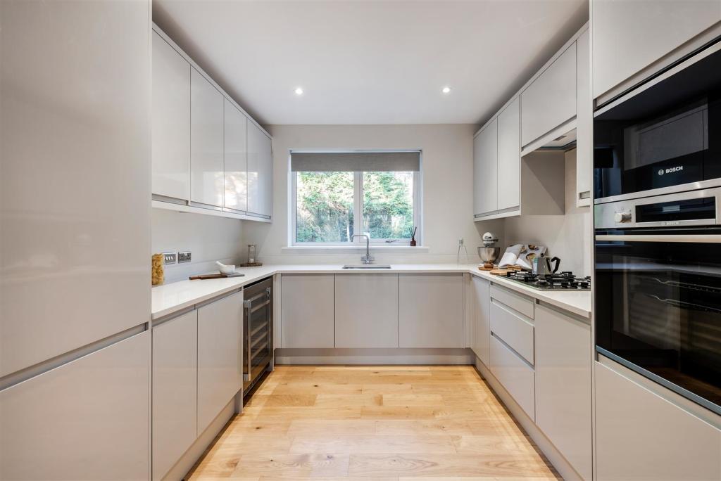 Tekels Park Show Flat PH1.jpg