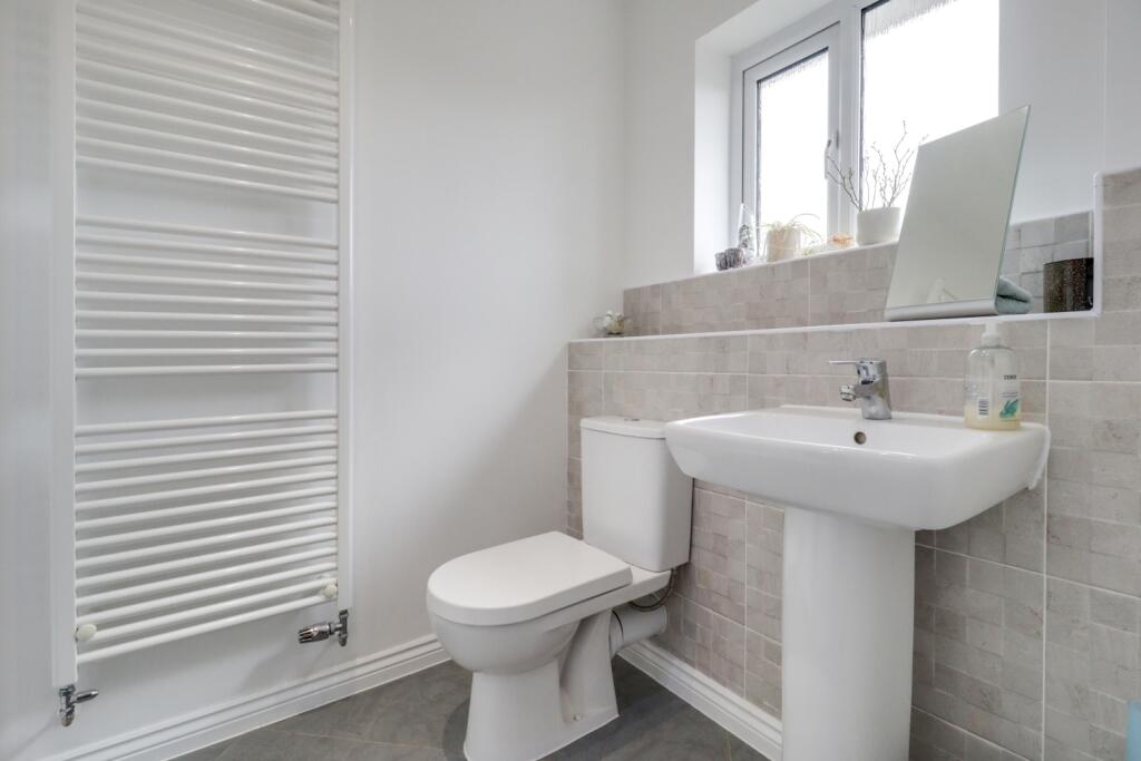 Ensuite-to-Bedroom-Two-I